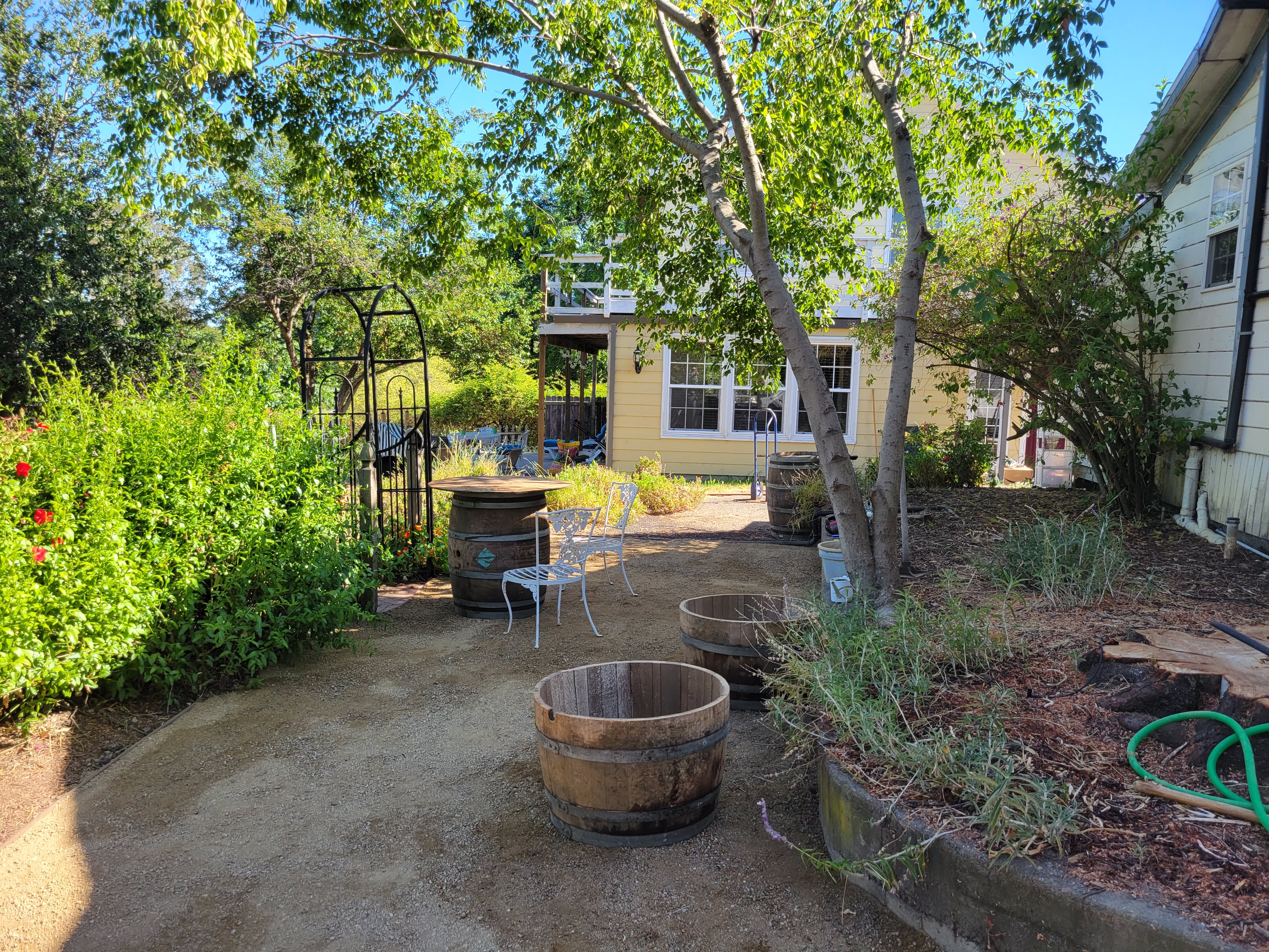 497 Gossage Avenue – photo 1 of 3