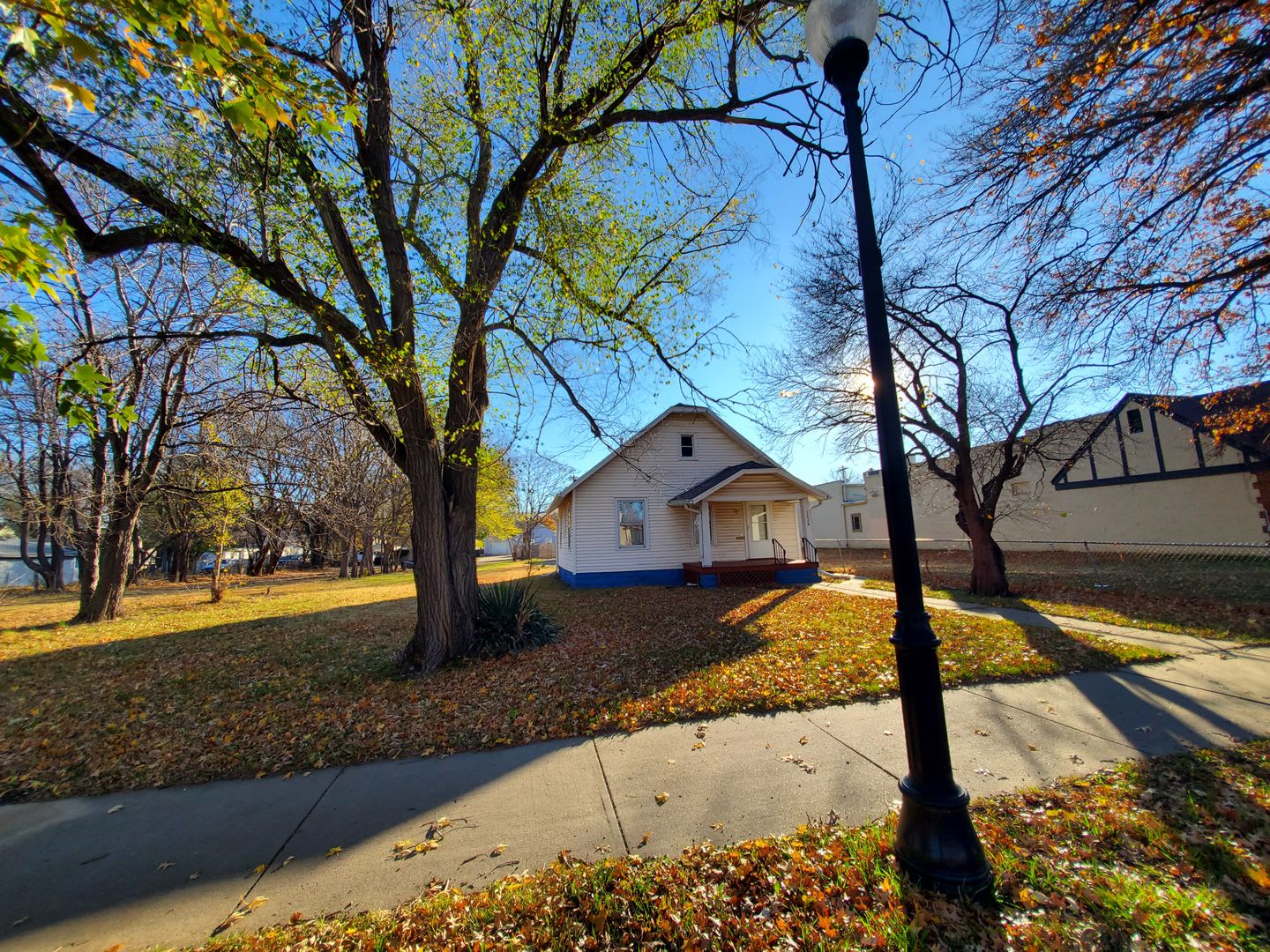 Great Central Location Home Nice Home With Appliances Close To Washburn University – photo 1