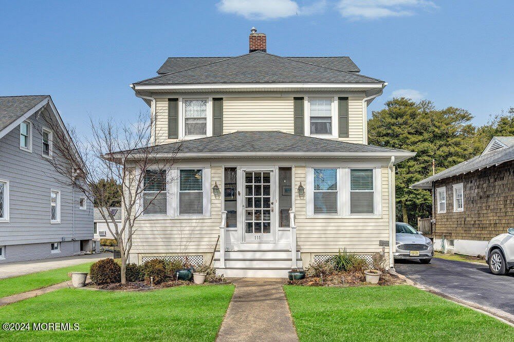 111 Beacon Boulevard – photo 1 of 37