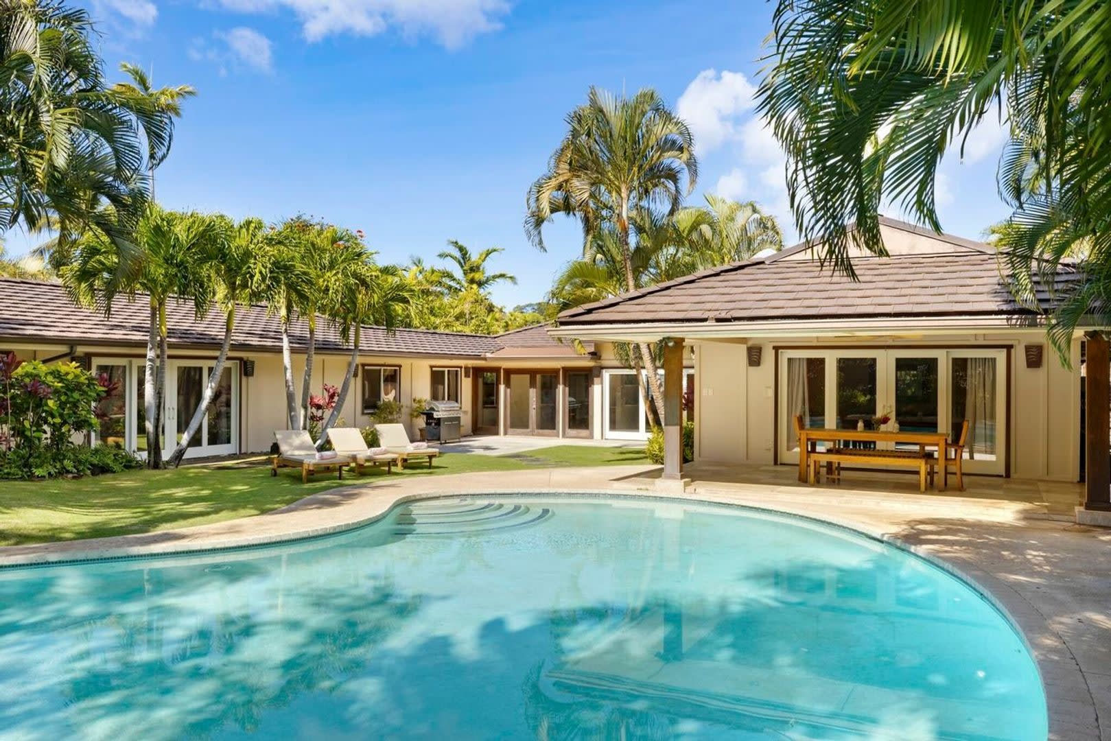 Modern Tropical Home w/Pool, Private Yard, & A/C. Kahala Breeze – photo 1