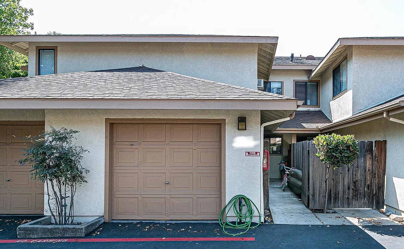 62 Village Circle Drive – photo 1