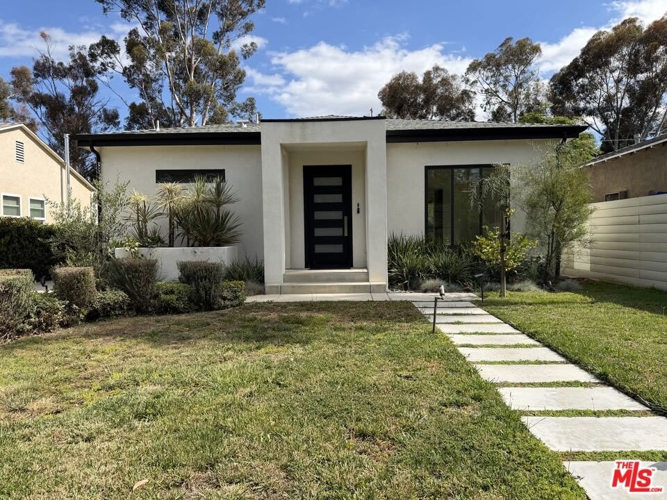 15122 Morrison St – photo 1