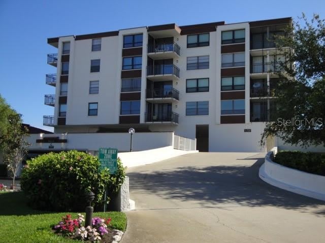 6177 SUN Boulevard – photo 1