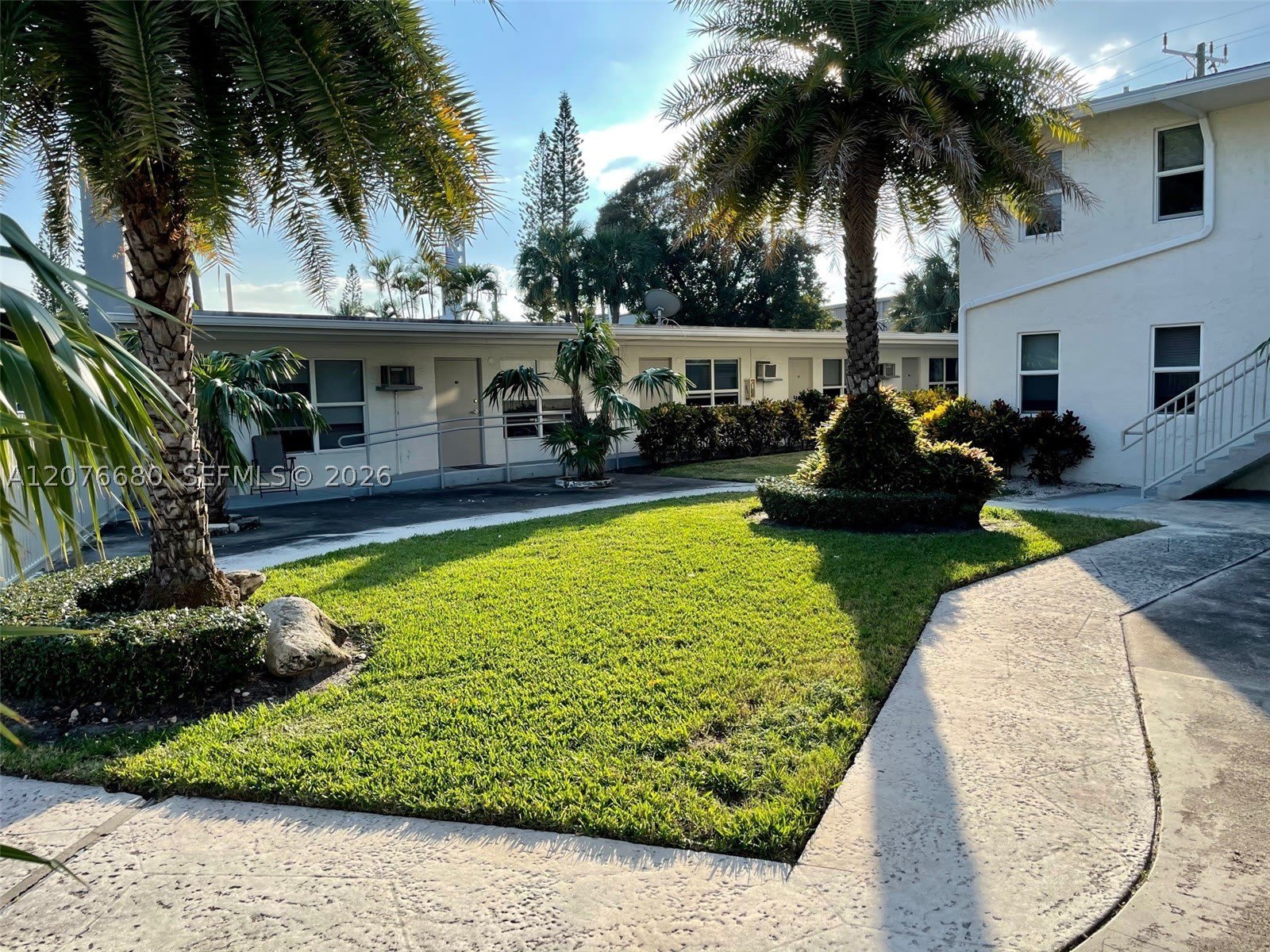1077 SE 22nd Ave – photo 1