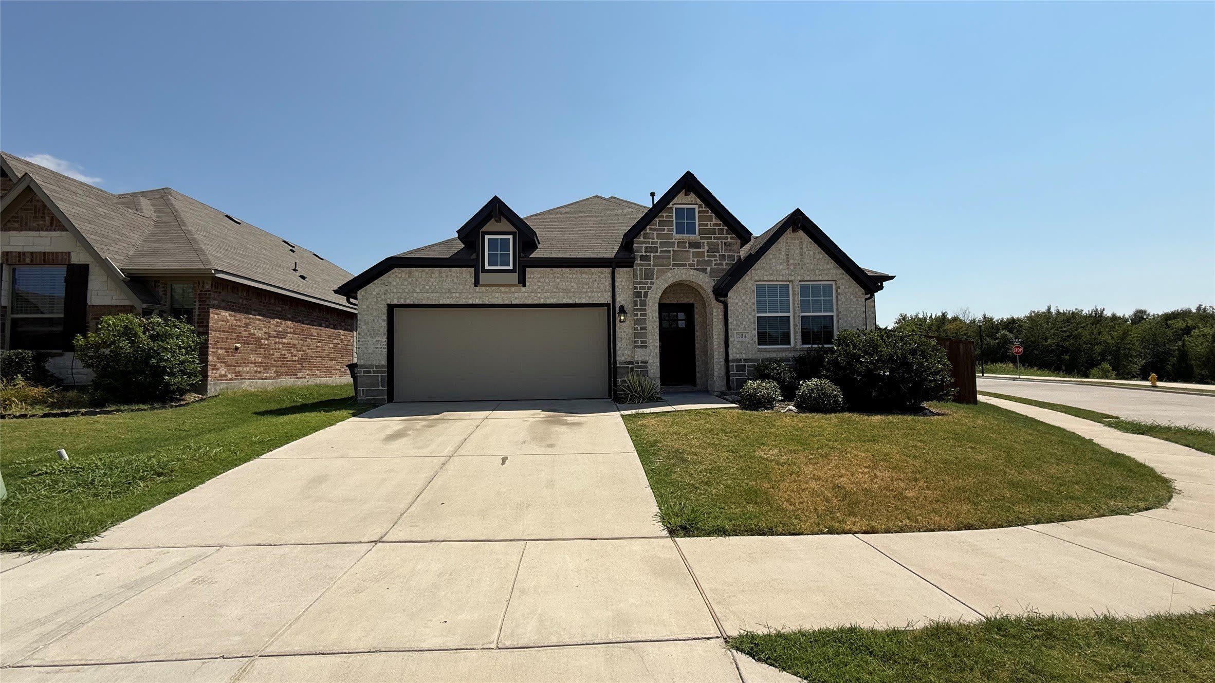 204 Rosewood Drive – photo 1