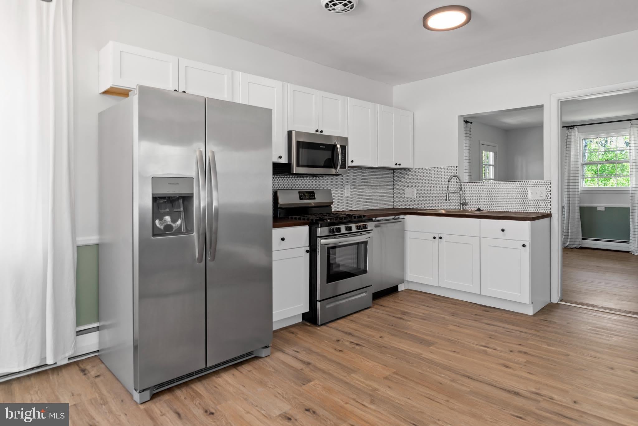 2305 PICKWICK Road – photo 1