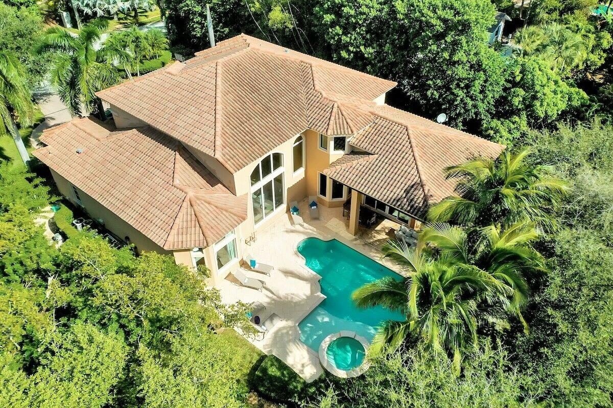 43 Coconut Lane – photo 1 of 41