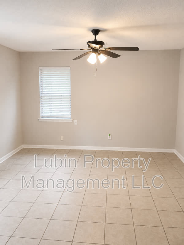 1319 Glenn St – photo 1