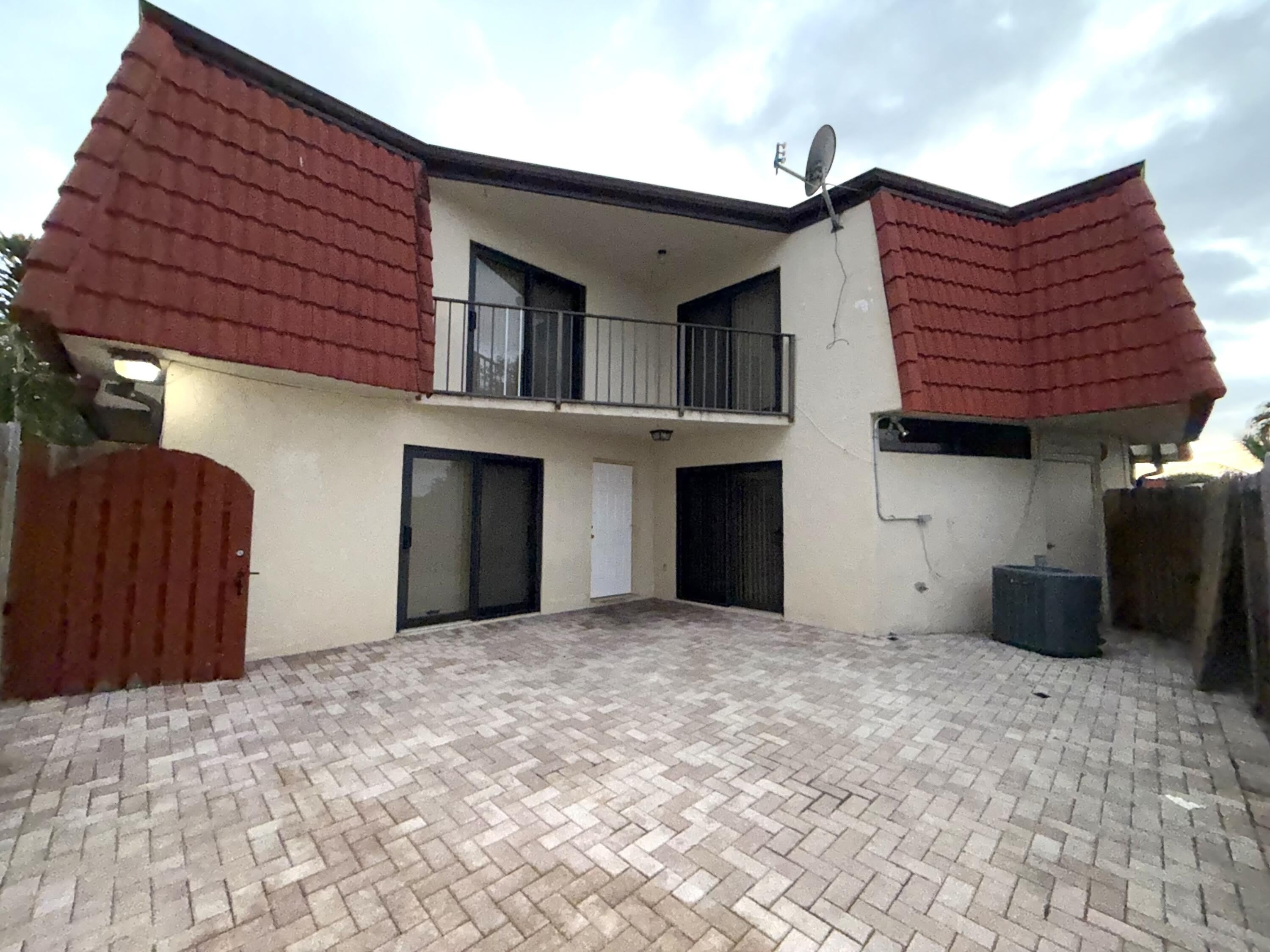 3757 Victoria Drive – photo 1