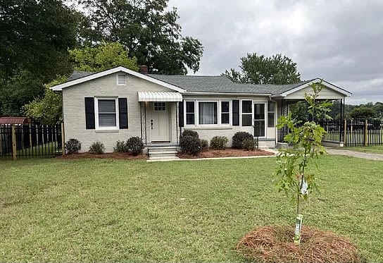 903 Lakeview Drive – photo 1