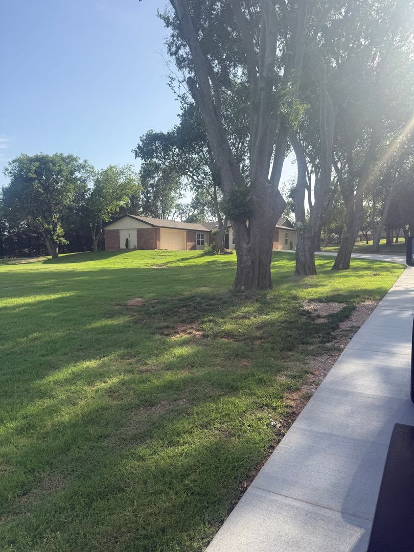 Beautiful Home On 1 25 Acres In Edmond For Lease – photo 1 of 61