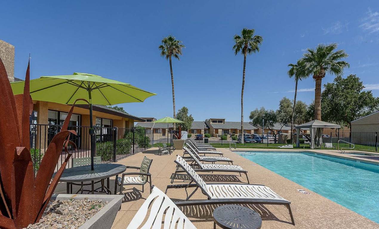 Flats at Peoria – photo 1