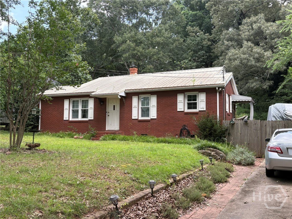 150 Appleby Drive – photo 1 of 11