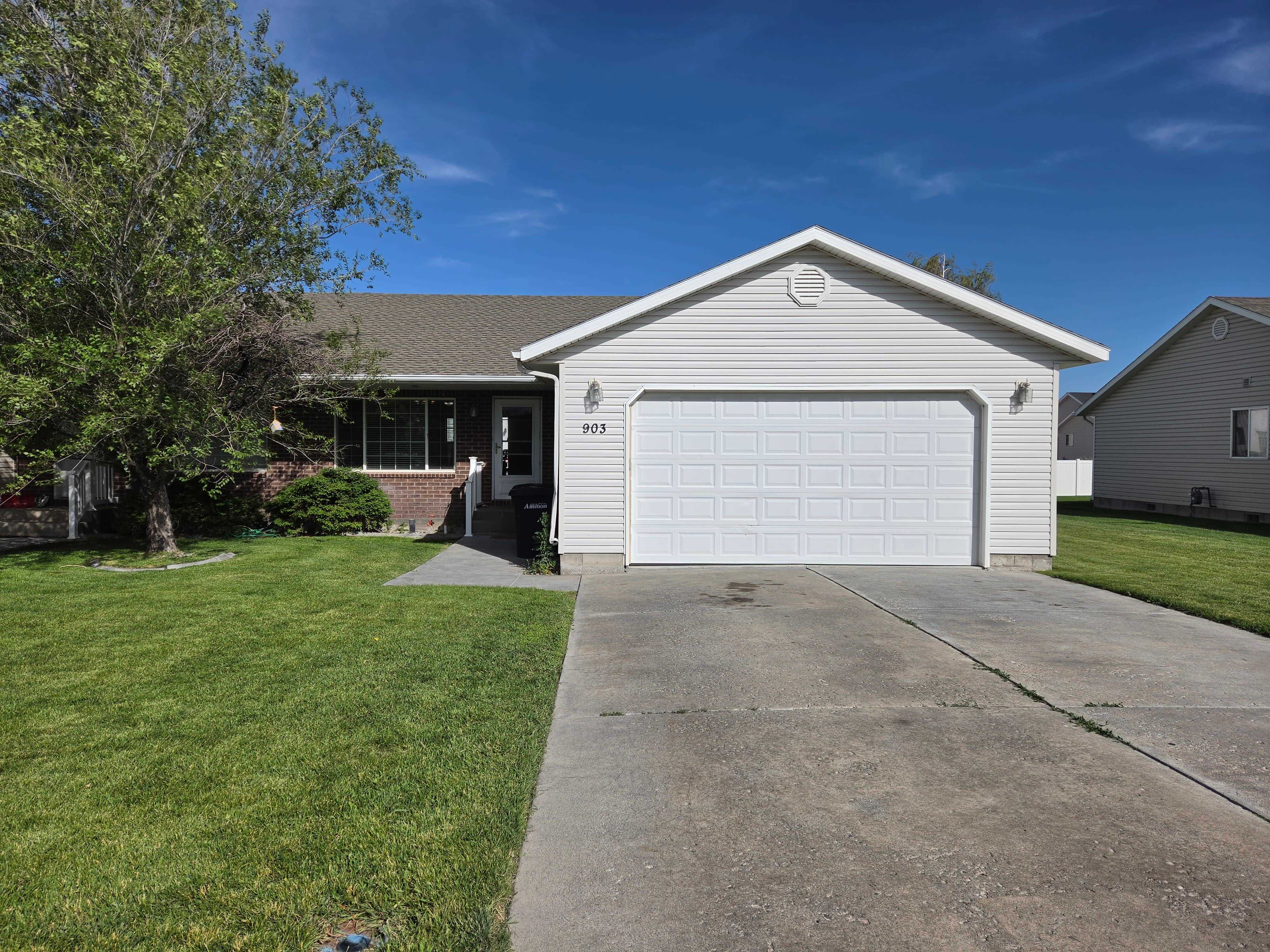 903 Abigail Ct – photo 1 of 2