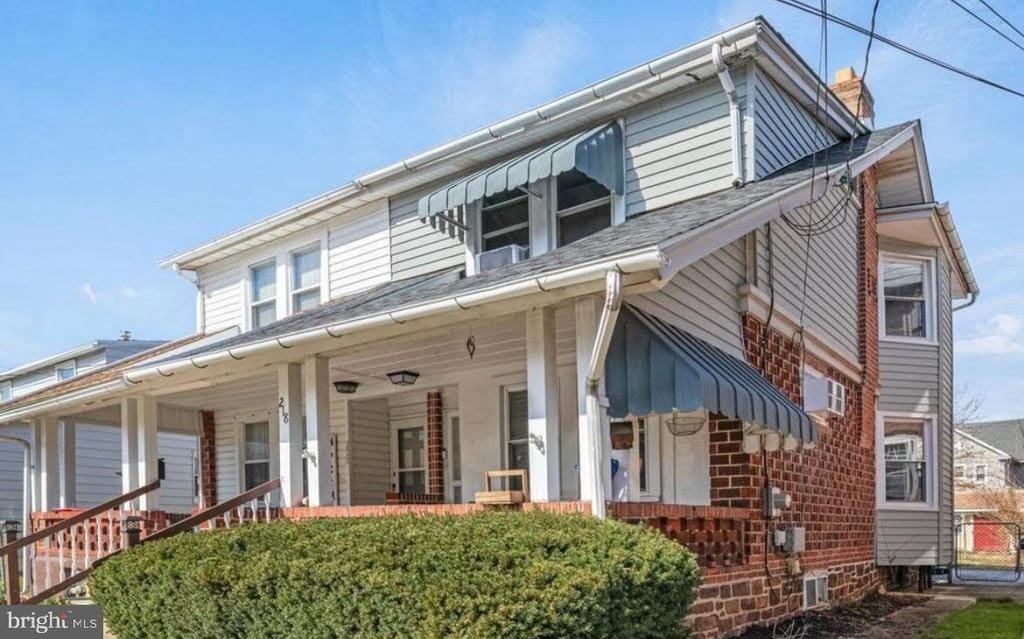 218 GREEN STREET – photo 1 of 26