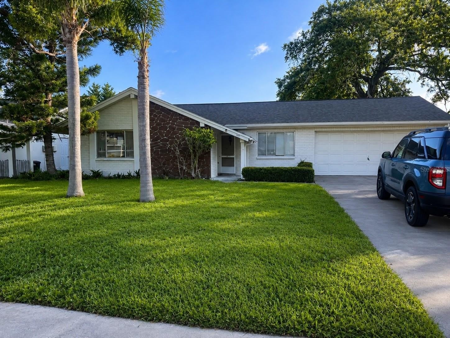 8213 SPLIT RAIL Lane – photo 1 of 3