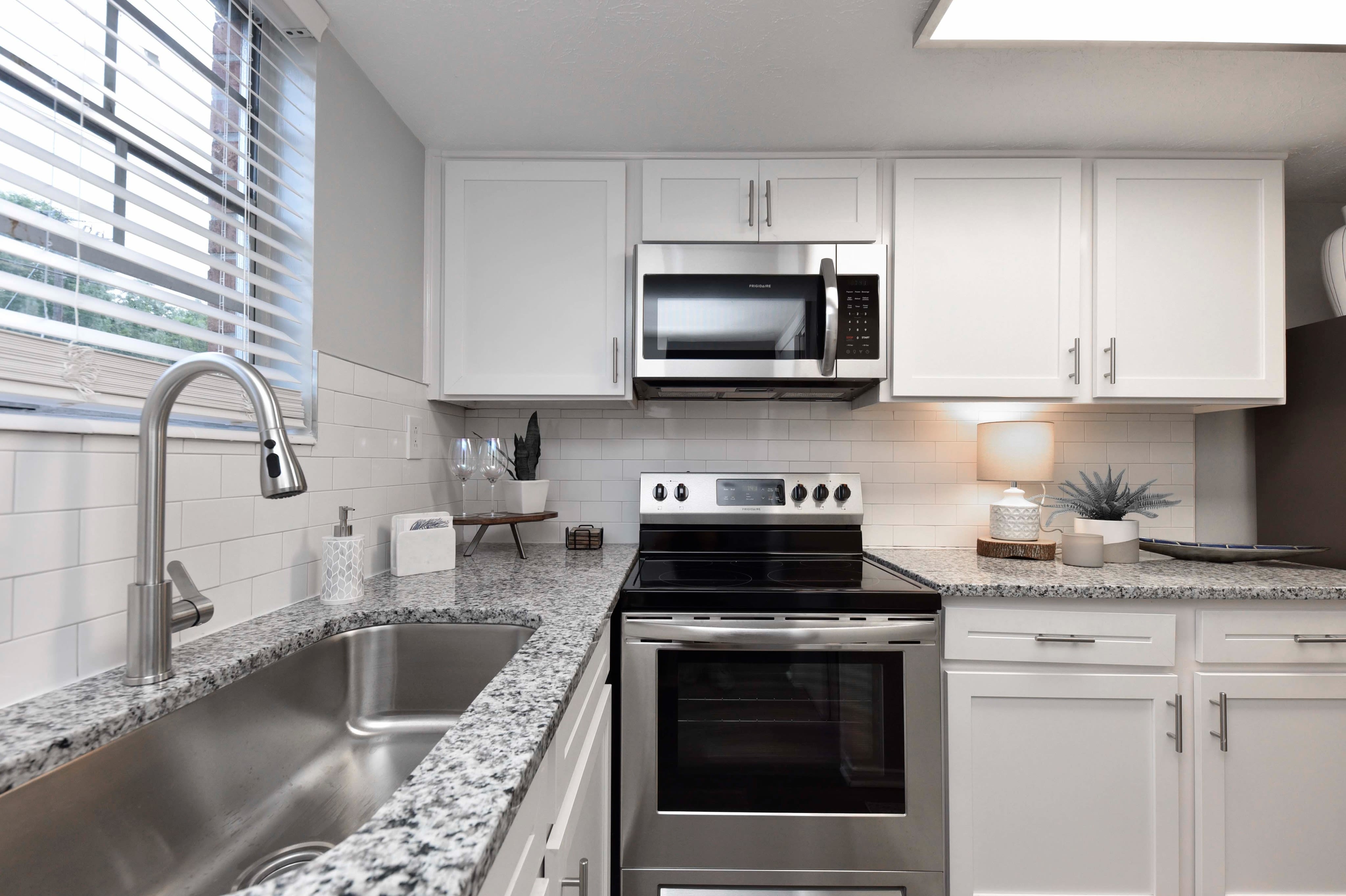 The Huntley Apartment Homes – photo 1 of 39