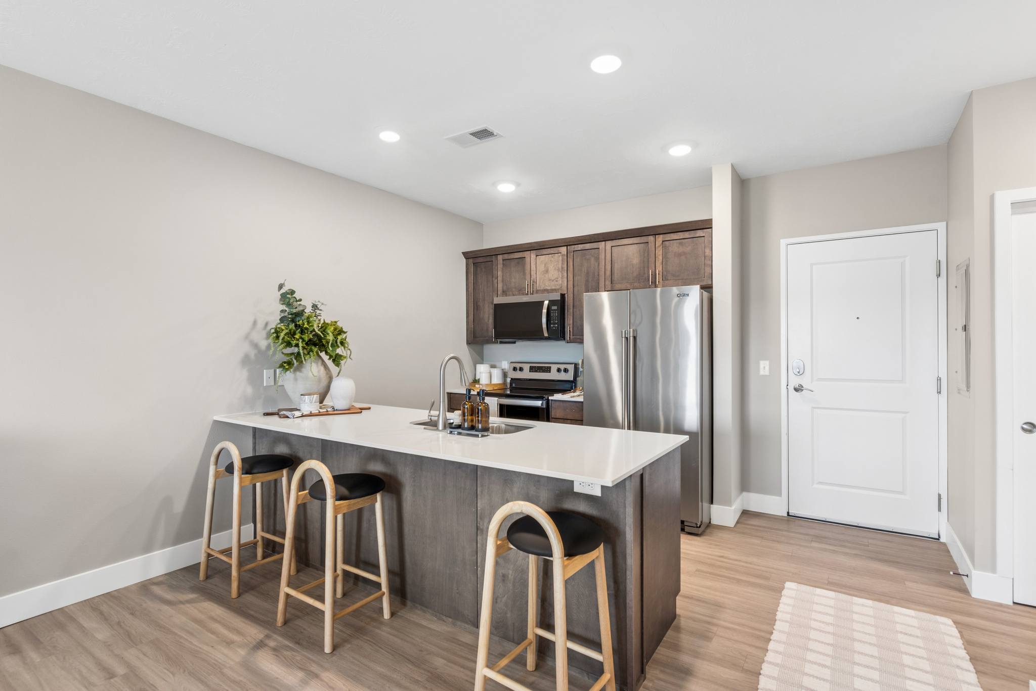 RiverPointe Apartments – photo 1 of 17