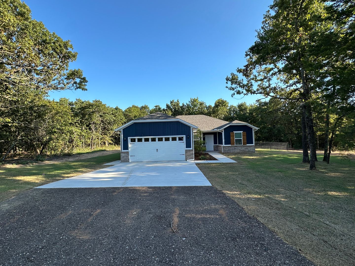 Country Living 3 Bedroom, 2 Bathroom on a 1.45 Acre Lot in Ridge Creek Addition! – photo 1 of 37