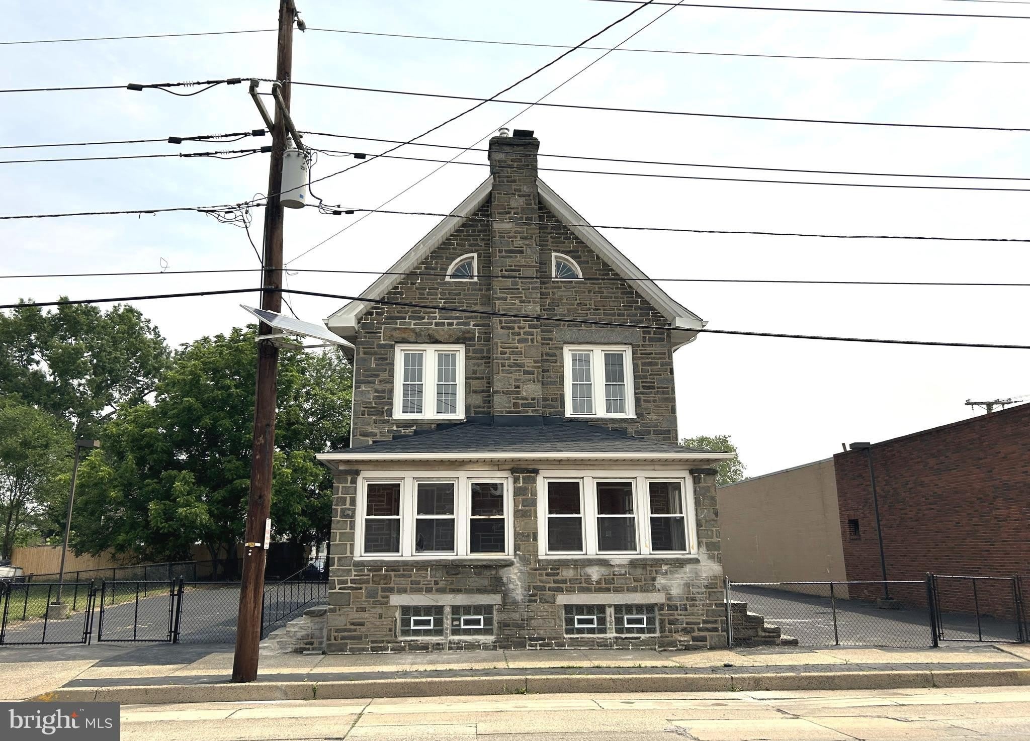 825 JERSEY Avenue – photo 1 of 31