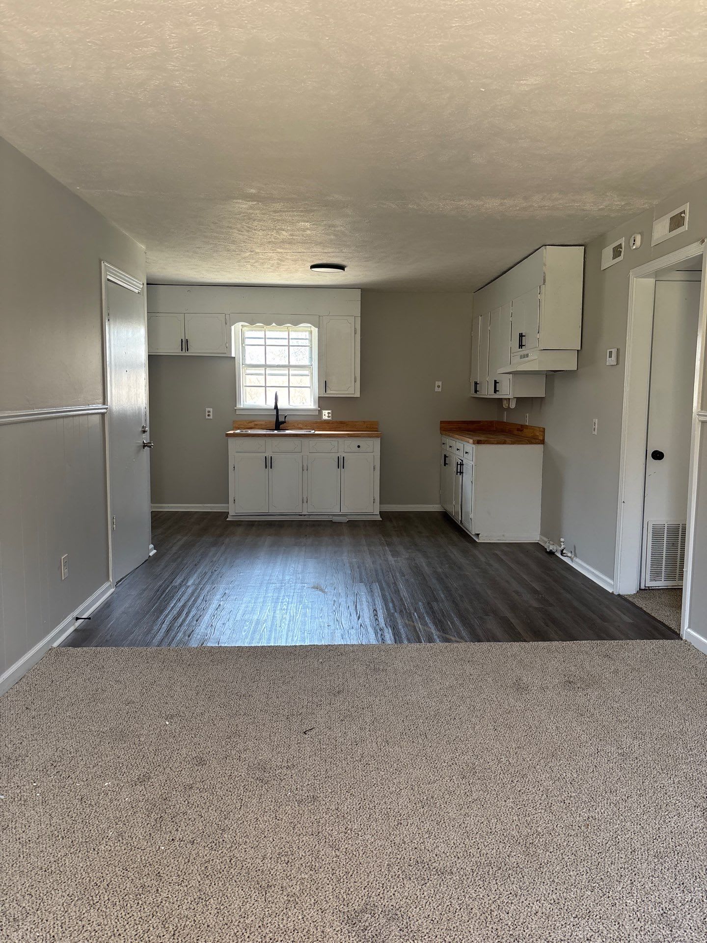 44 W Cooper St Brownsville – photo 1 of 6