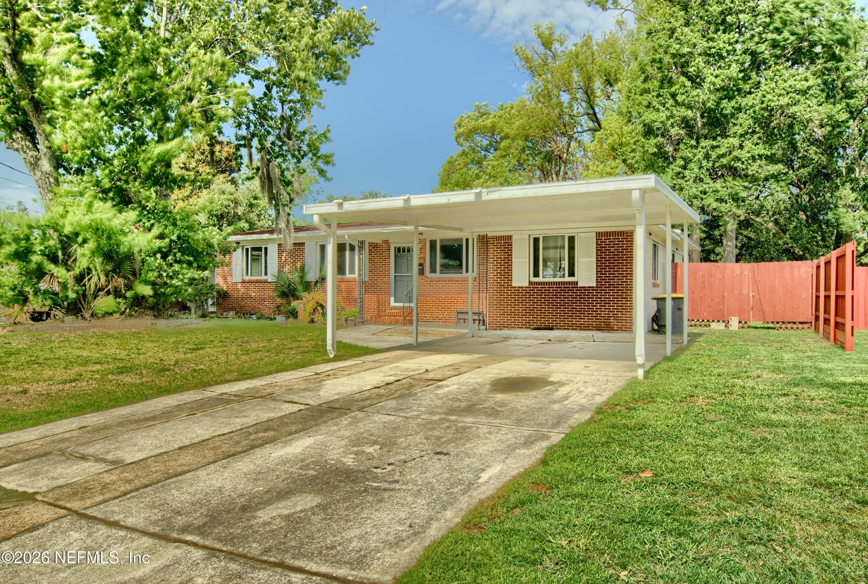 1370 LABELLE Street – photo 1 of 27