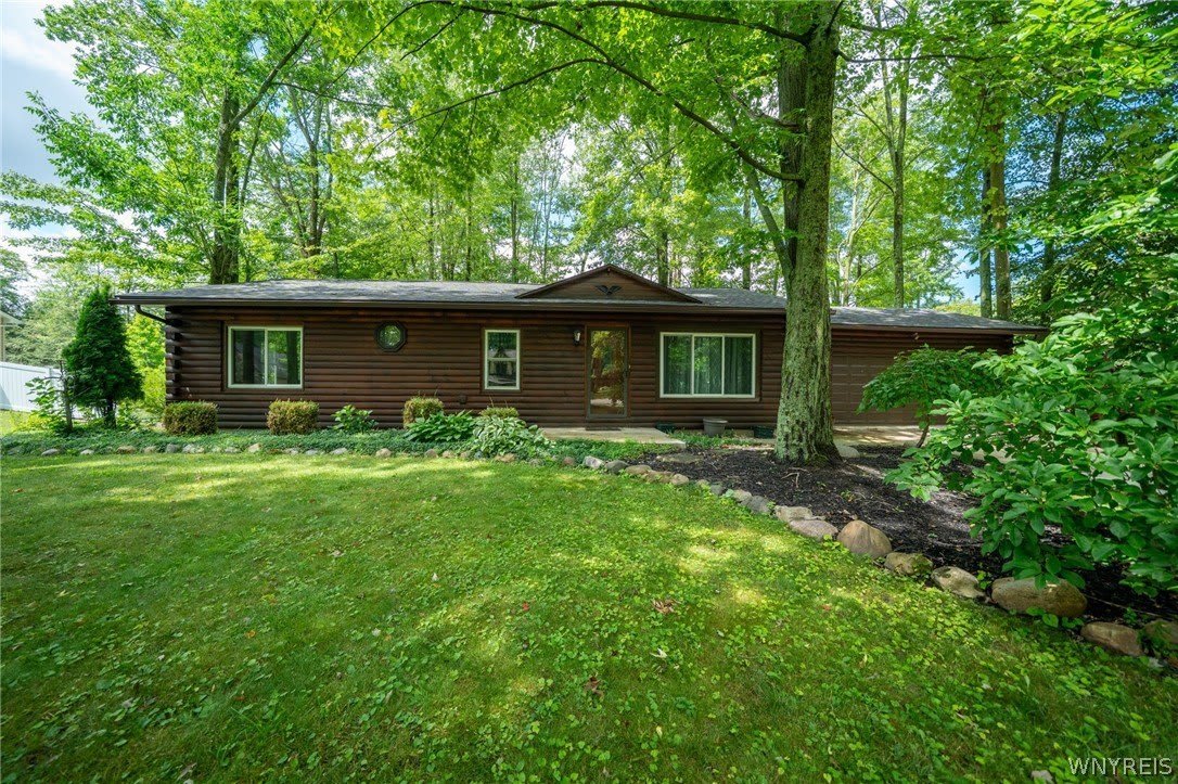 8376 Cobblestone Court – photo 1 of 41