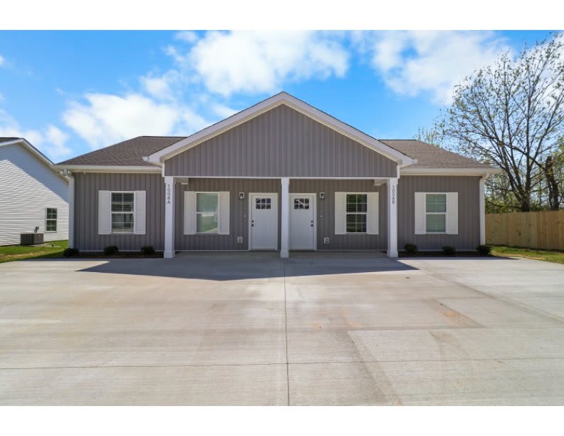 1004 Oak Street – photo 1 of 15