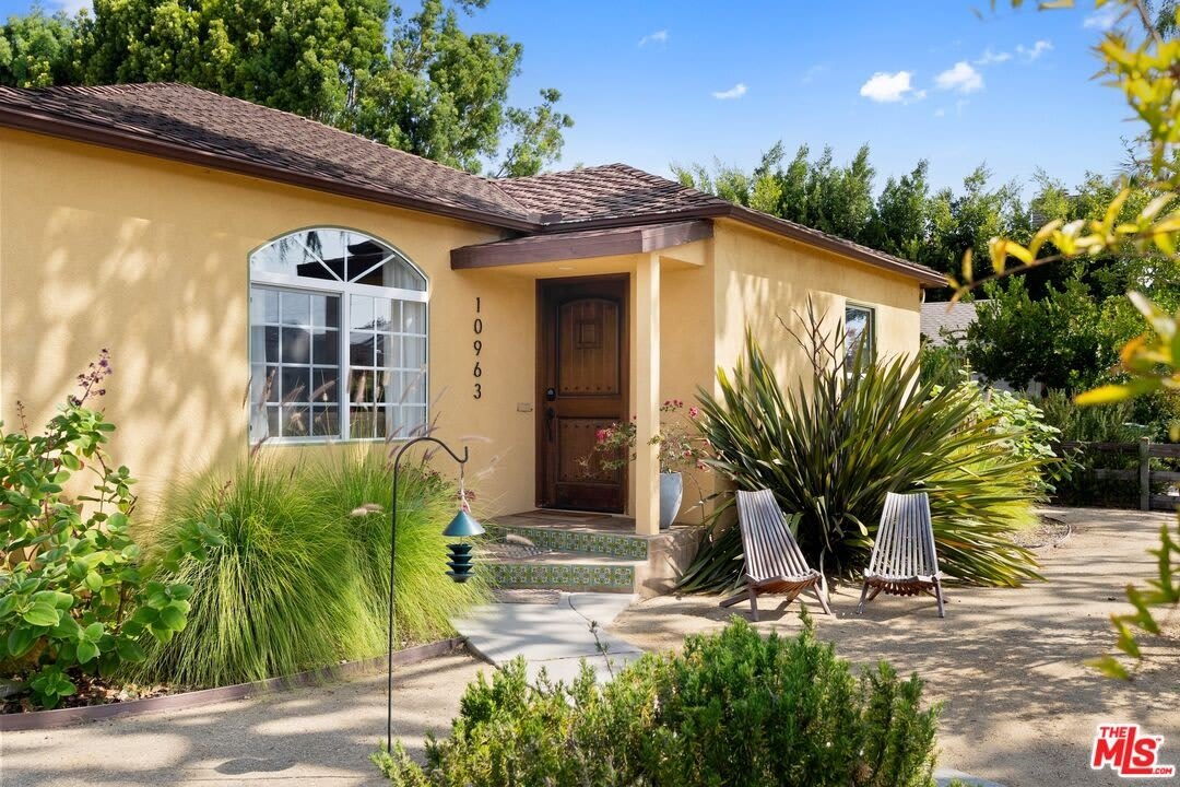 10963 Lindblade St – photo 1 of 36