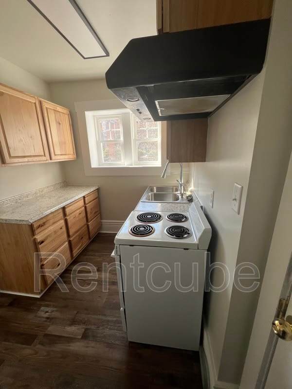 247 W 11th Street – photo 1 of 29