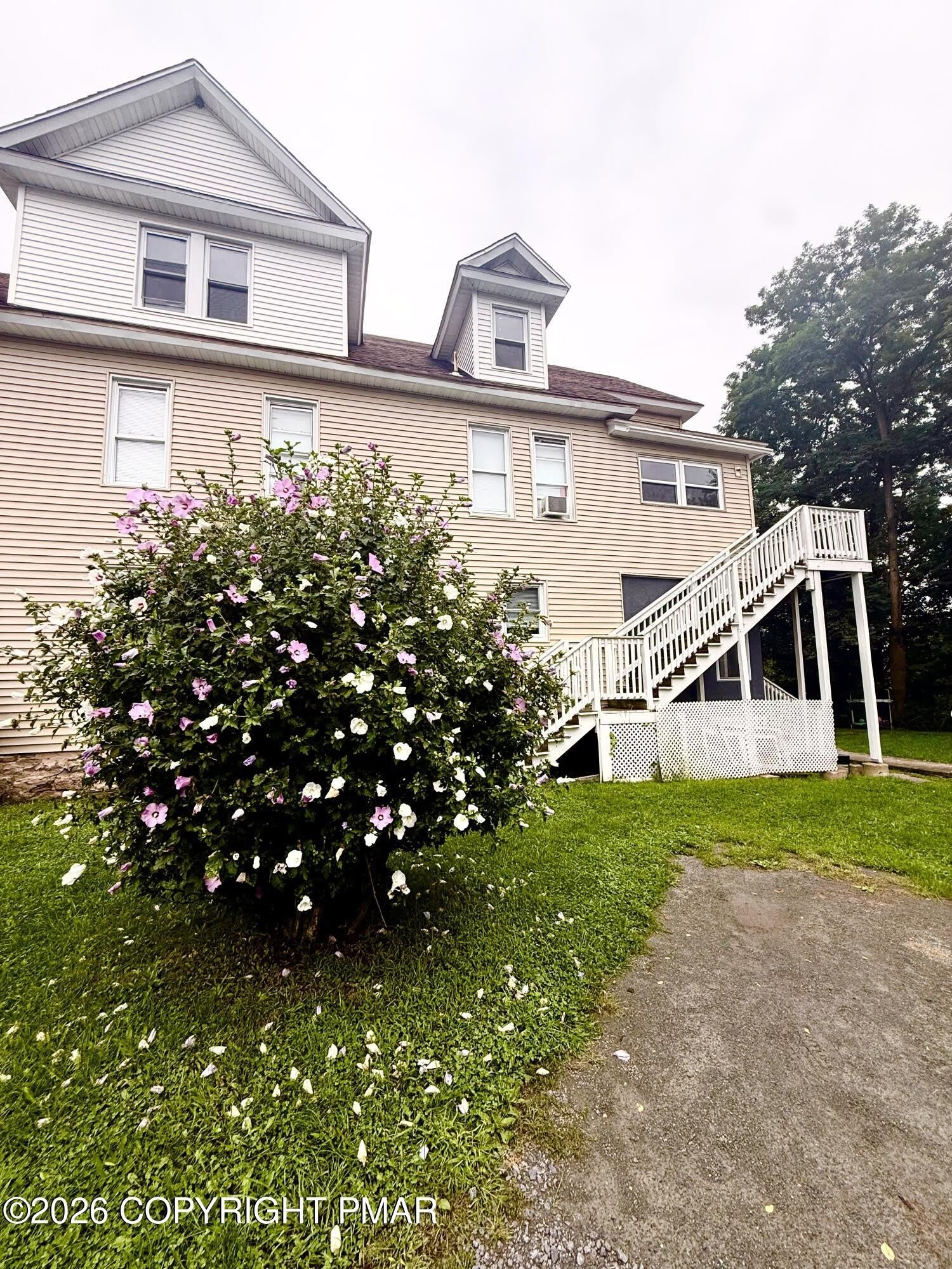 2090 N Main Avenue – photo 1 of 39