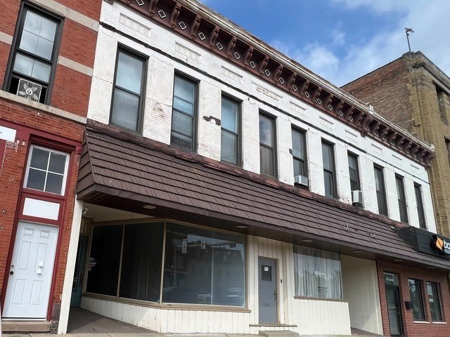 10 N State Street – photo 1 of 11
