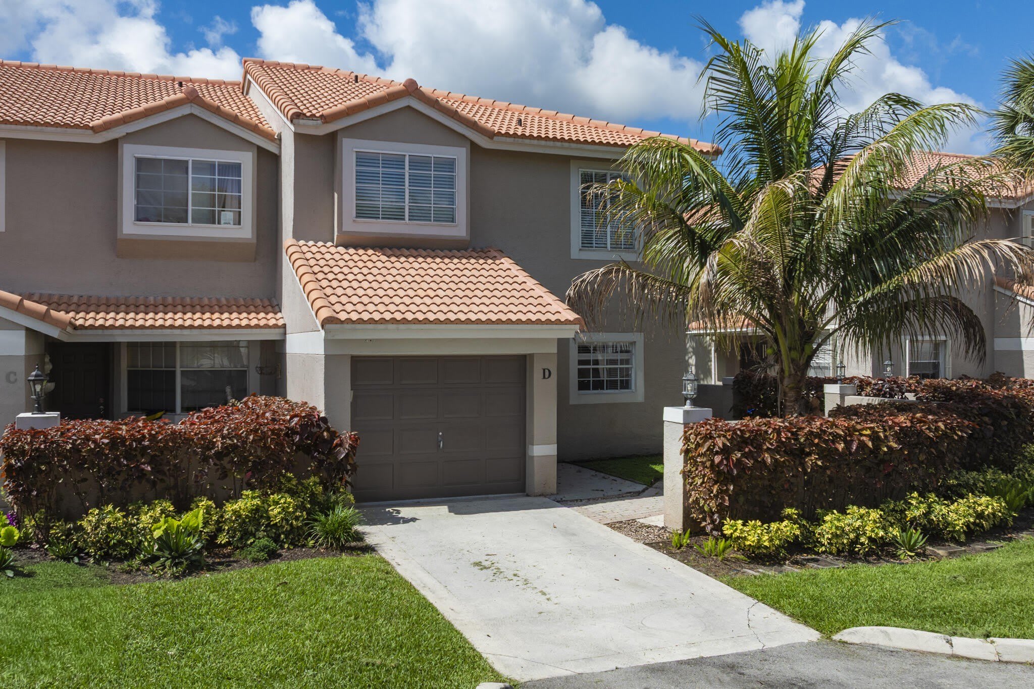 20970 Via Oleander – photo 1 of 35