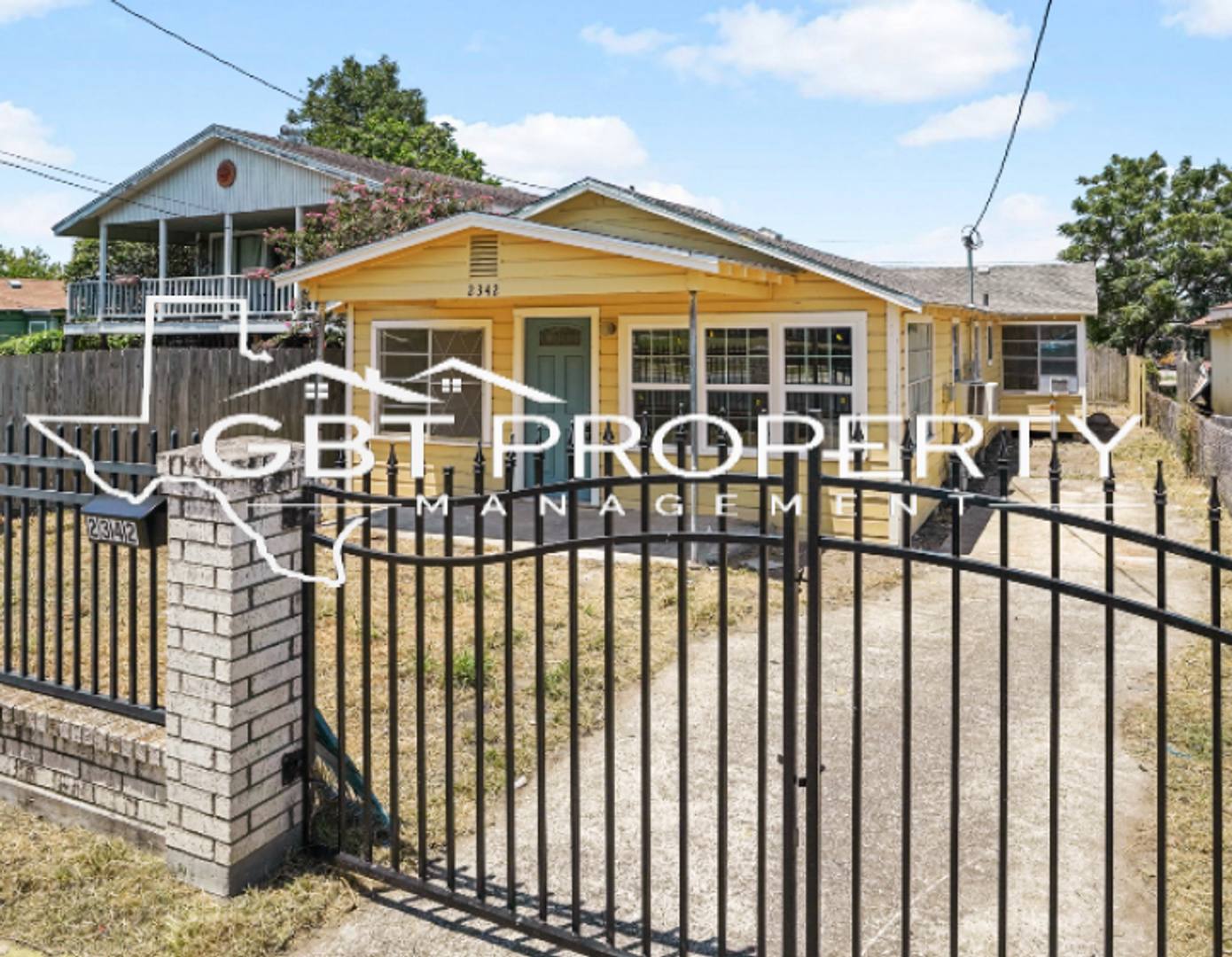 Fully Renovated 4 bedrooms 2 bathrooms! – photo 1