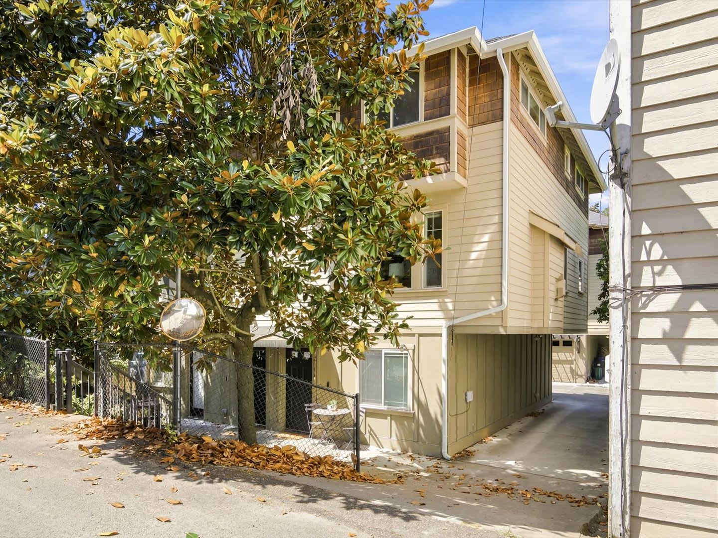 2Bd/1.5Ba Seattle Townhouse – photo 1