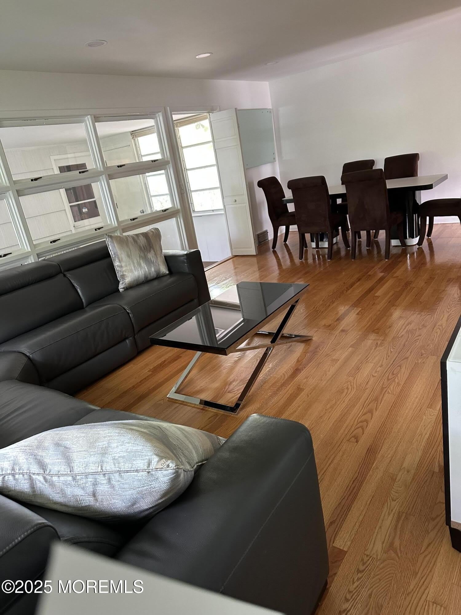 172 Larchwood Avenue – photo 1