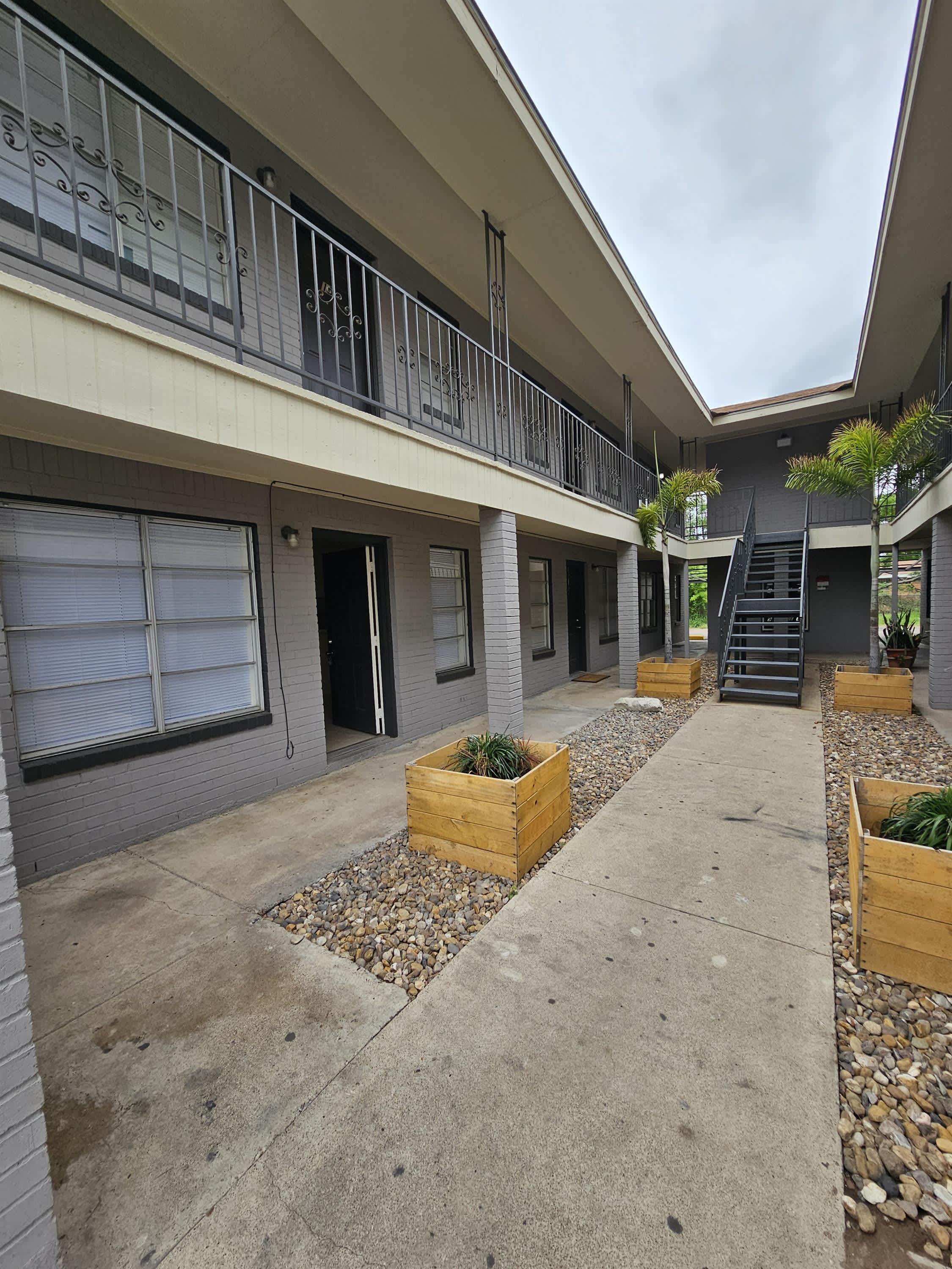 1108 Fern Ave – photo 1 of 111