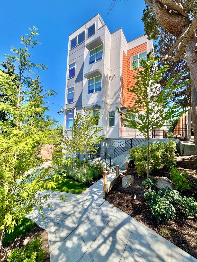 2025 Built Queen Anne Townhome With Rooftop Water Views – photo 1