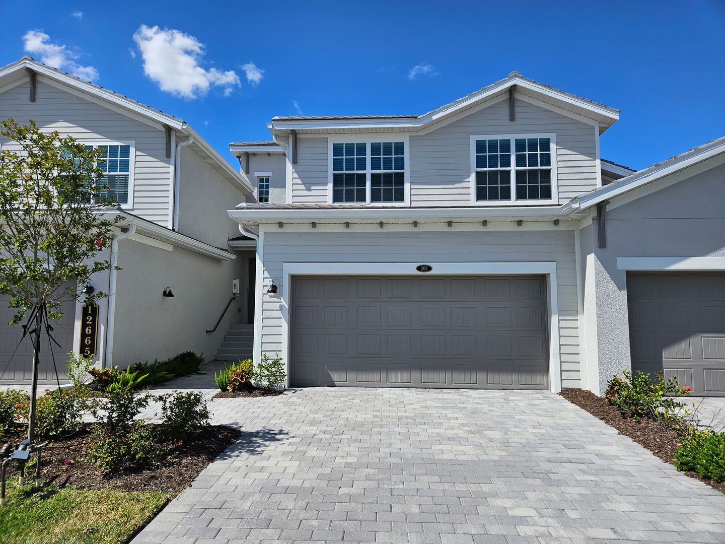 Seasonal Short-Term 3 Bedroom 2 Bathroom Coach Home in Wellen Golf & Country Club! – photo 1