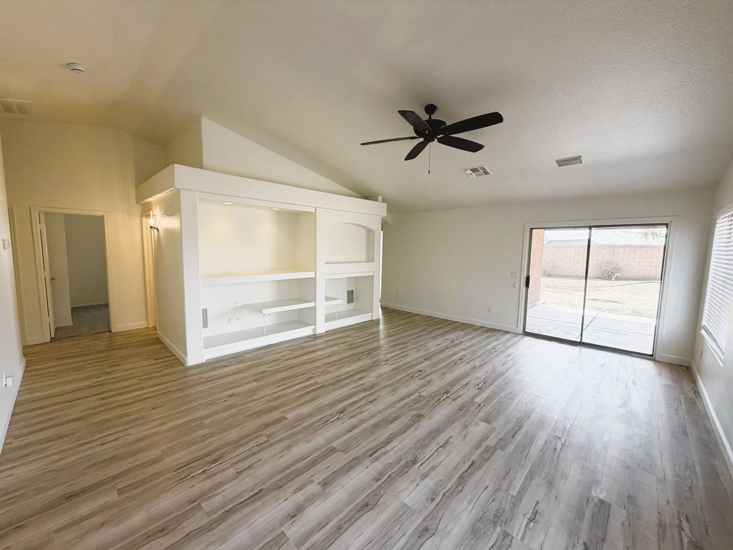 Refreshed 4 bed 2 bath with curb appeal and charm! – photo 1