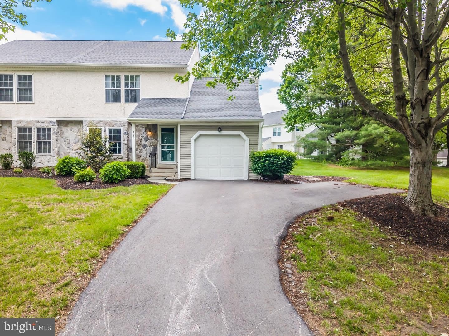 786 BRADFORD Terrace – photo 1