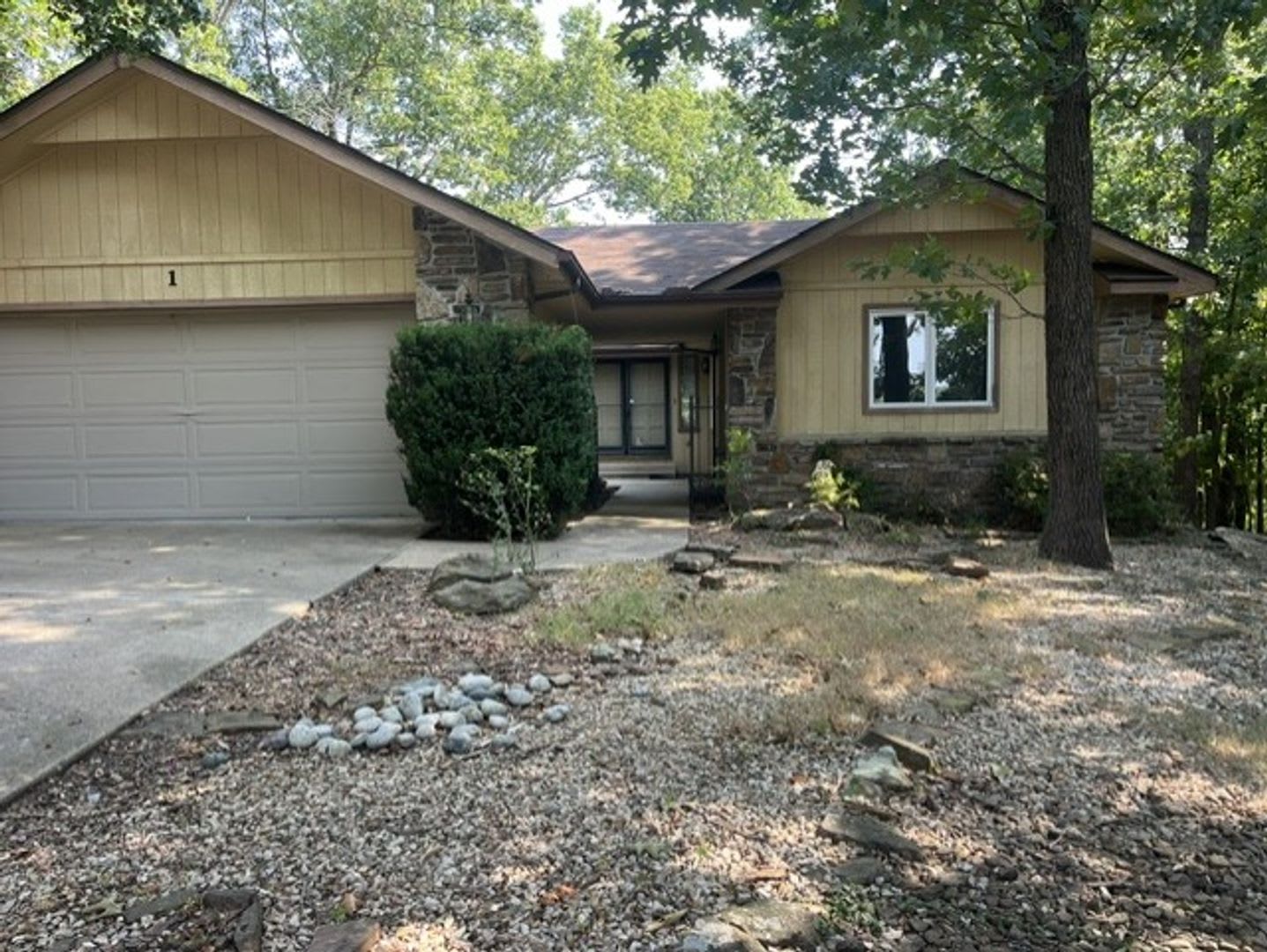 Bella Vista Close to Lake Windsor! – photo 1