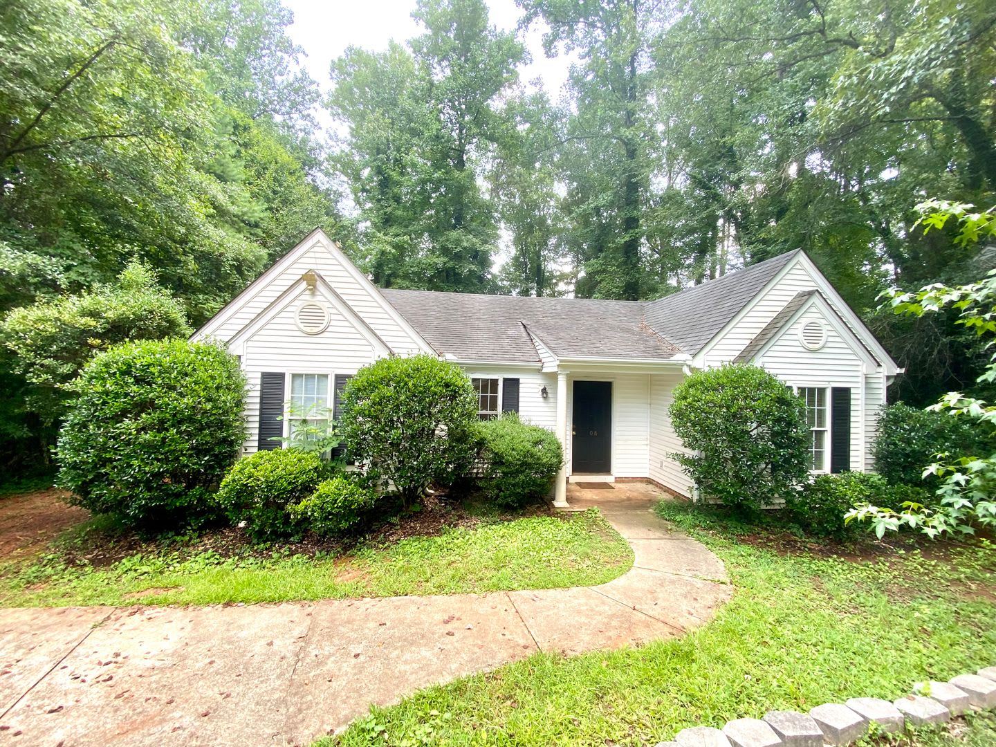Adorable 3 Bedroom House In Clemson – photo 1 of 99