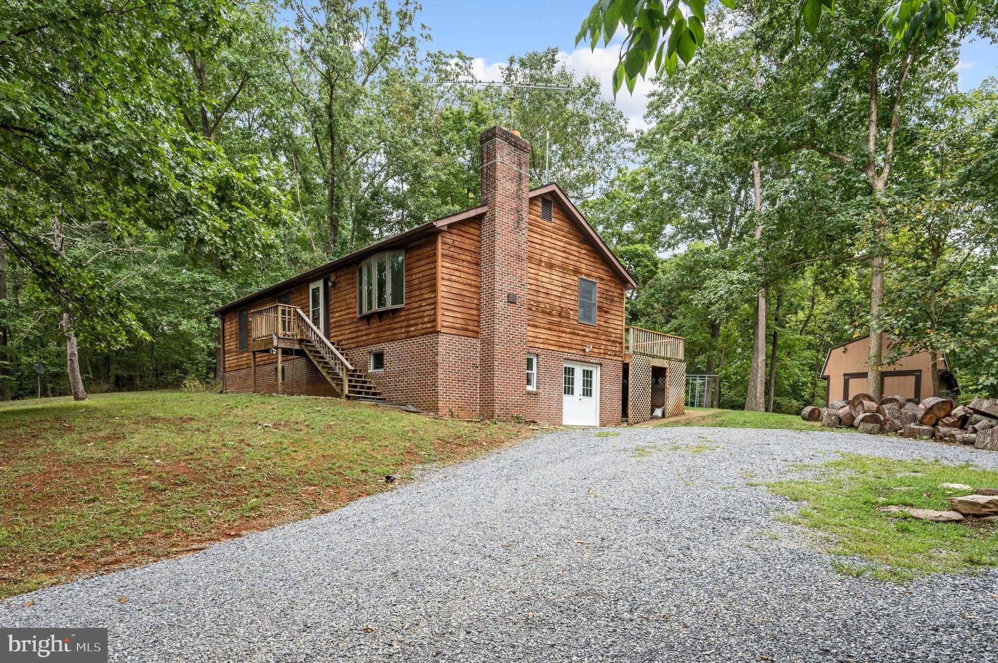 813 LEEDS MANOR Lane – photo 1 of 38
