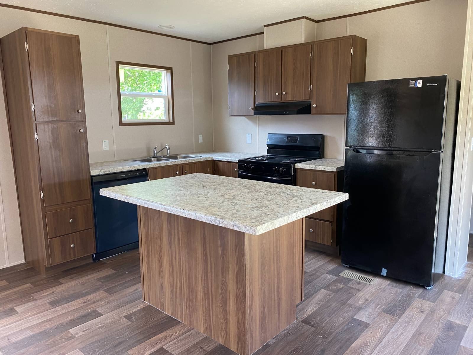 92 Airbourne Lane – photo 1 of 13