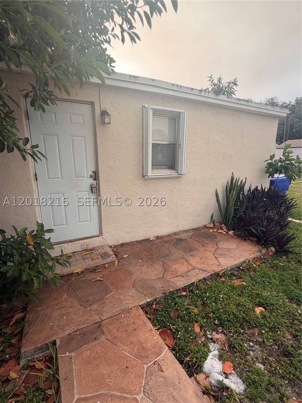 410 N 58th Ave – photo 1