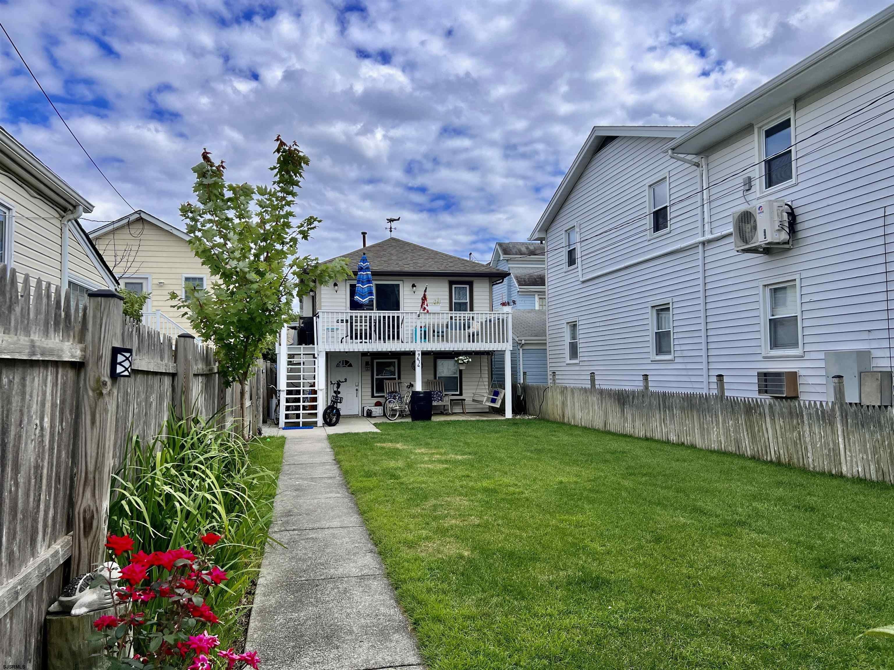 9614 Monmouth Ave – photo 1