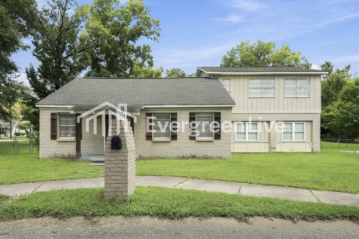 1556 20th Avenue – photo 1 of 15