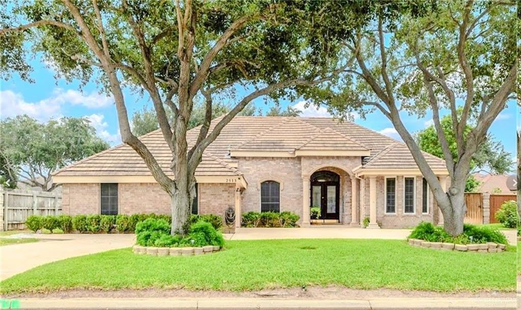 2513 Kings Drive – photo 1