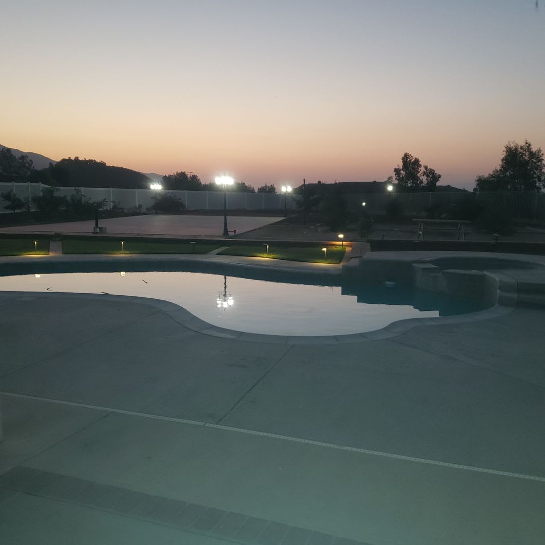 Awesome Pool Home South Corona 4 Bedroom 3 Bathroom – photo 1 of 24